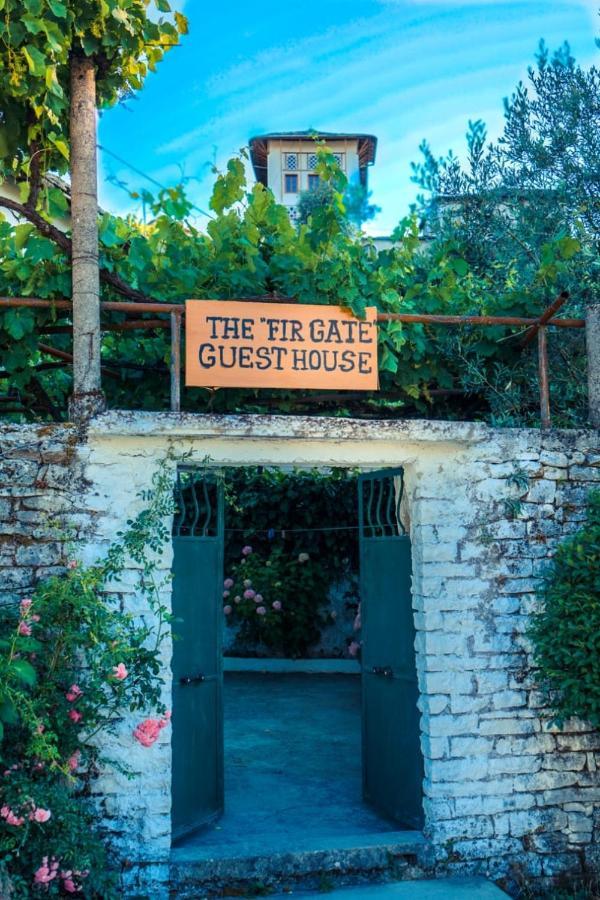Flora'S Guesthouse 'The Fir Gate' Gjirokastër Exterior foto
