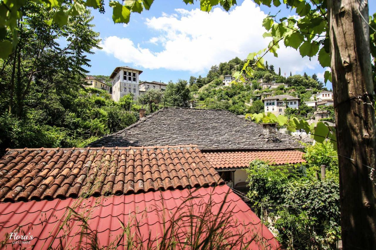 Flora'S Guesthouse 'The Fir Gate' Gjirokastër Exterior foto
